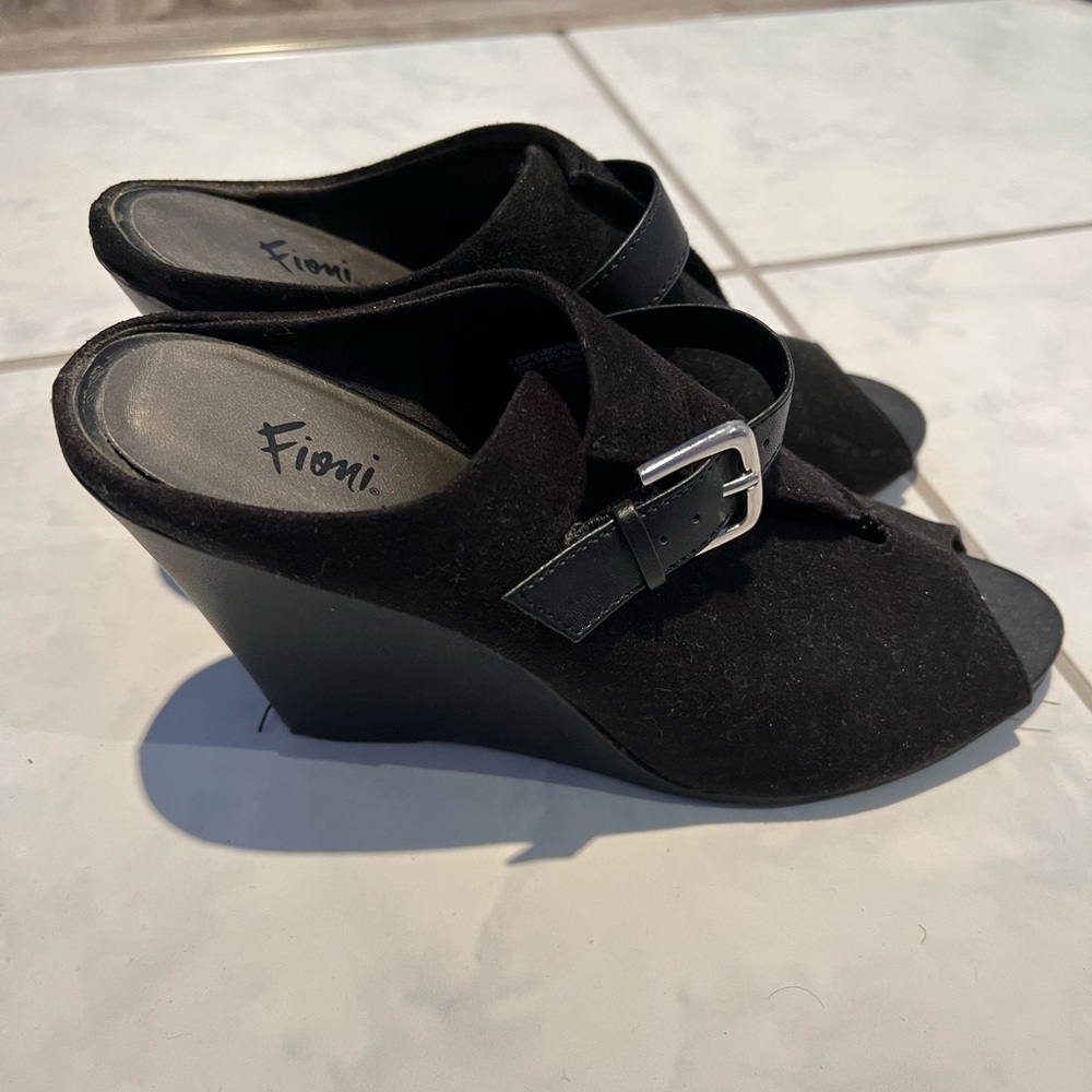 FIONI Clothing Women's Black Wedge Sandals